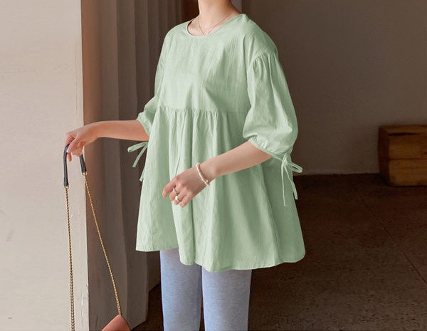 Moderna ženska bluza s vezicama i ovalnim izrezom za trudnice