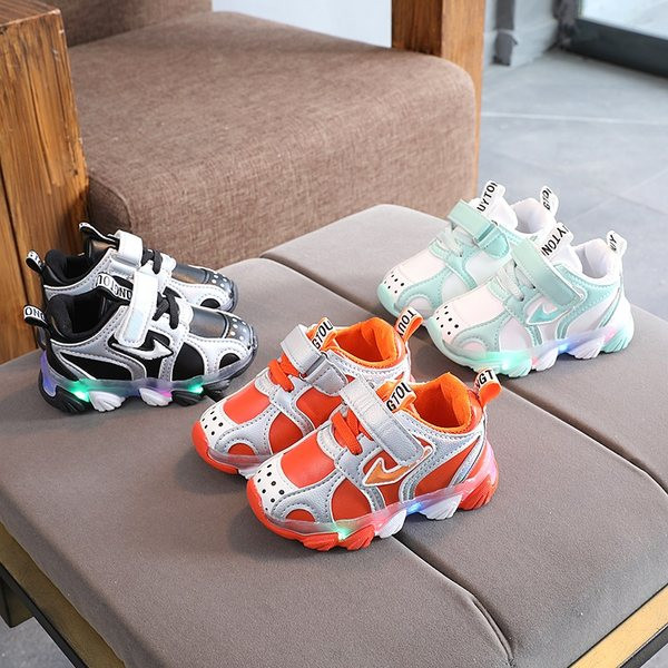 Dječje svjetleće tenisice na čičak