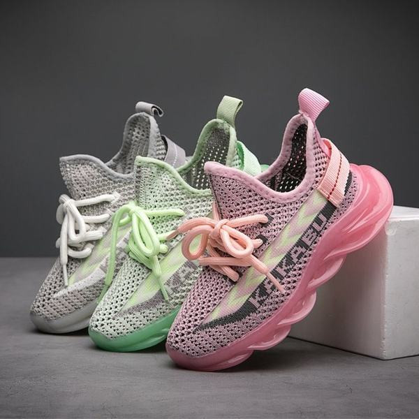 Ljetne svjetleće tenisice s vezicama od prozračne tkanine