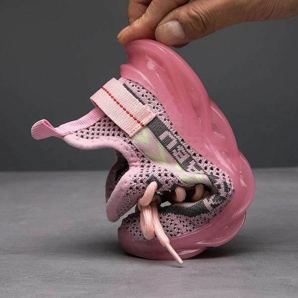 Ljetne svjetleće tenisice s vezicama od prozračne tkanine