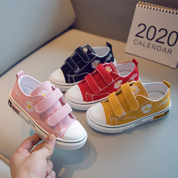 Proljetne tekstilne tenisice za djevojčicu sa izvezenom tratinčicom