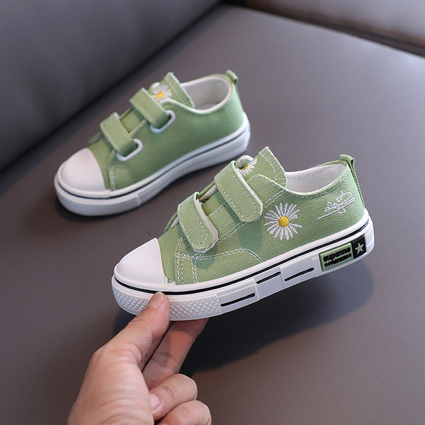 Proljetne tekstilne tenisice za djevojčicu sa izvezenom tratinčicom