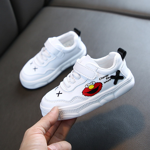 Moderne dječje tenisice s vezom u boji