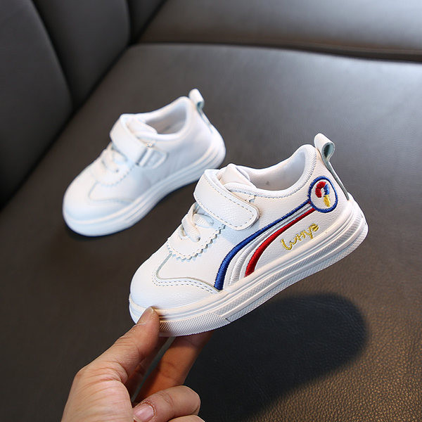 Ležerne tenisice od eko kože s vezom u boji