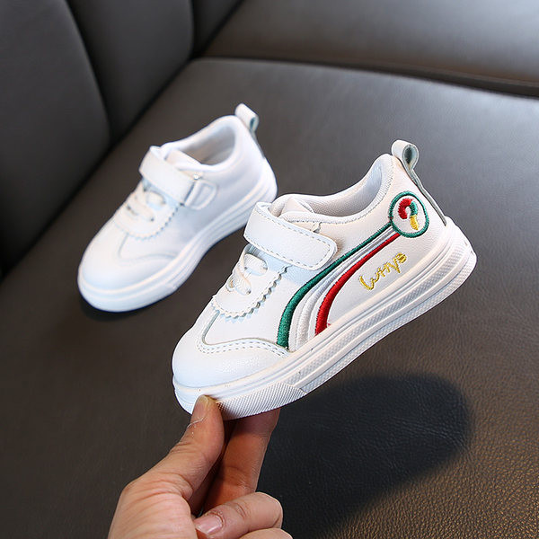 Ležerne tenisice od eko kože s vezom u boji