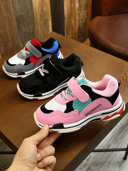 Mūsdienīgas bērnu kedas ar mežģīnēm un uzlīmēm