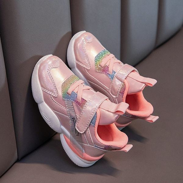 Ležerne dječje tenisice s naljepnicama i sjajnim efektom