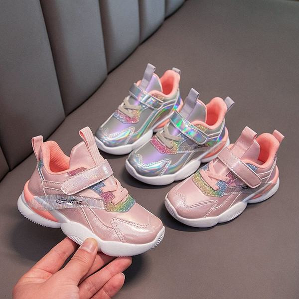 Ležerne dječje tenisice s naljepnicama i sjajnim efektom