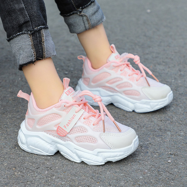 Dječje tenisice s mrežicom i vezicama u tri boje