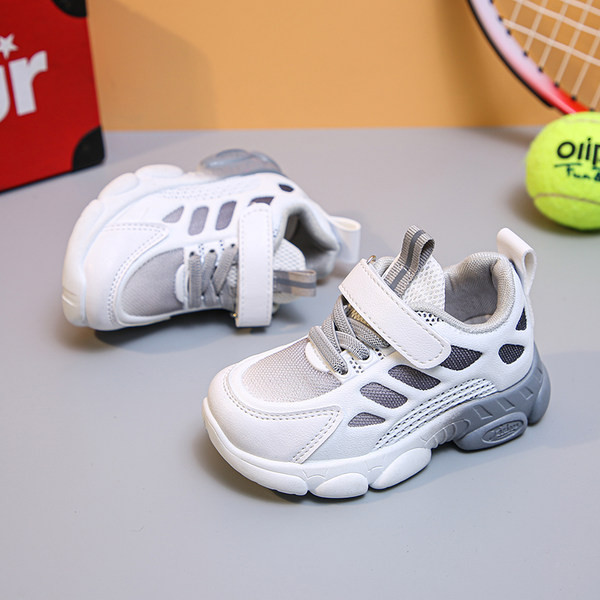 Dječje tenisice s potplatom u boji i naljepnicama