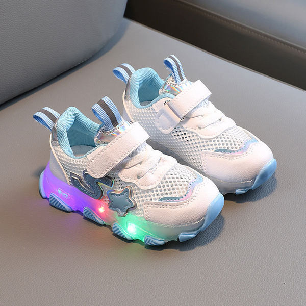 Jauns bērnu elpojošo kedu modelis ar mirdzošām zolēm - vairākas krāsas