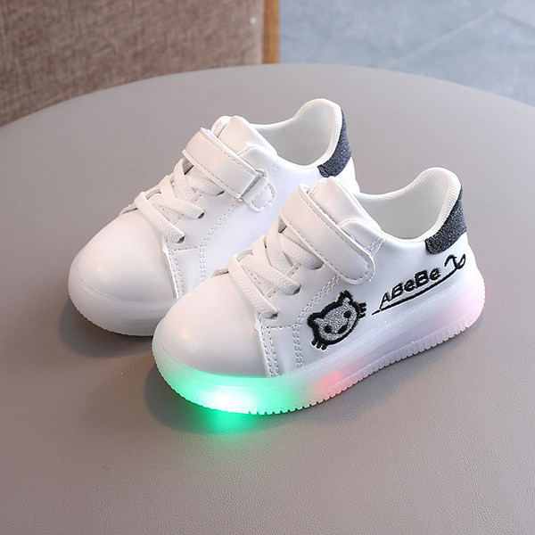 Jauns bērnu kedu modelis no eko ādas meitenēm ar mirdzošu zoli