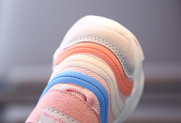 Novi model aktualnih dječjih tenisica za djevojčice i dječake