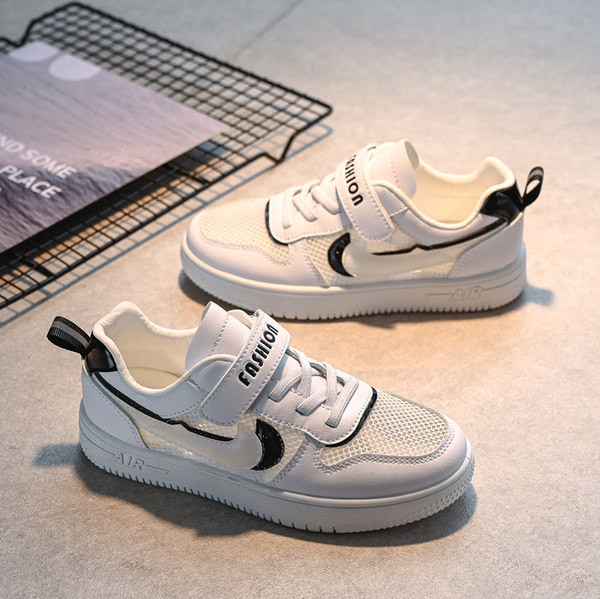 Bērnu kedas ar uzrakstu un saitēm