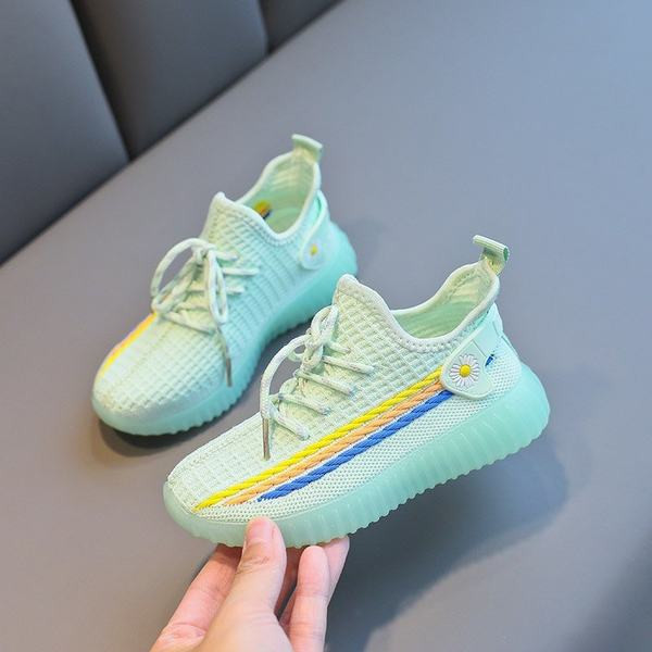 Proljetne tenisice izrađene od tekstilne prozračne tkanine