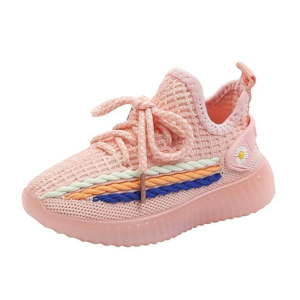 Proljetne tenisice izrađene od tekstilne prozračne tkanine