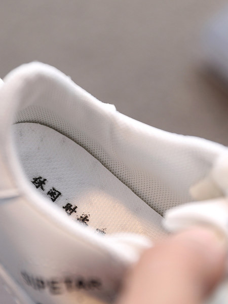 Jauns bērnu kedu modelis meitenēm ar 3D aplikāciju - dekoratīvas ausis un aste