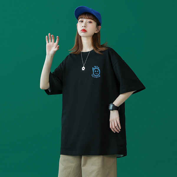 Ležerna ženska majica bez rukava s aplikacijom na leđima