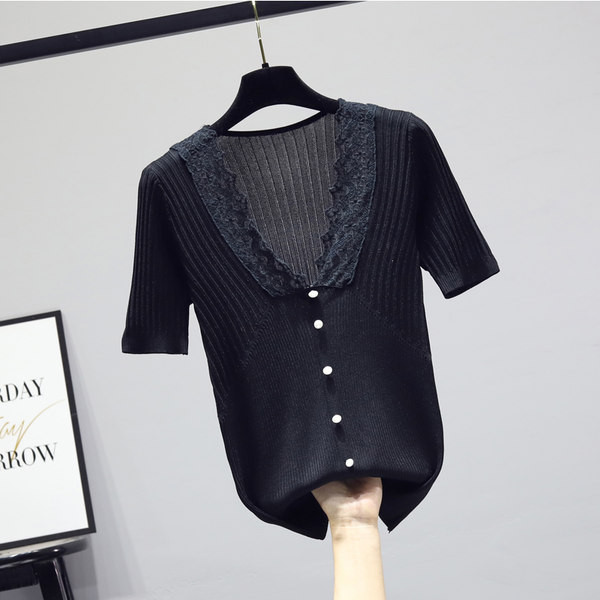 Novi model ženske majice s čipkom i gumbima