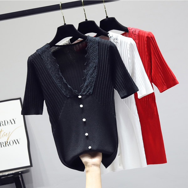 Novi model ženske majice s čipkom i gumbima