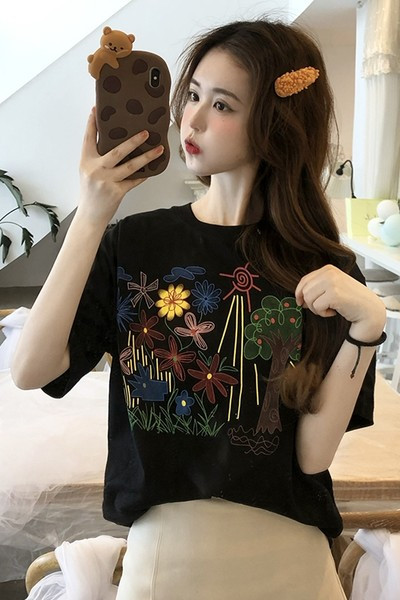 Ljetna majica s vezom u boji