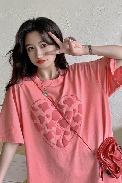 Široka pamučna majica s aplikacijom srca