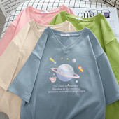 Sieviešu t-krekls ar aplikāciju - špics vai ovāls kakla izgriezums