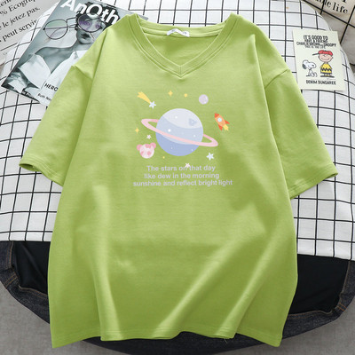 Sieviešu t-krekls ar aplikāciju - špics vai ovāls kakla izgriezums