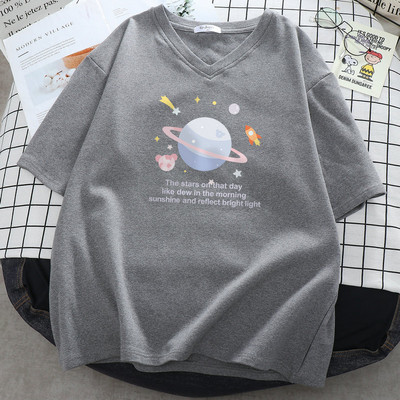 Sieviešu t-krekls ar aplikāciju - špics vai ovāls kakla izgriezums