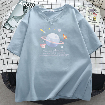 Sieviešu t-krekls ar aplikāciju - špics vai ovāls kakla izgriezums