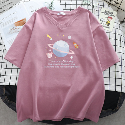 Sieviešu t-krekls ar aplikāciju - špics vai ovāls kakla izgriezums