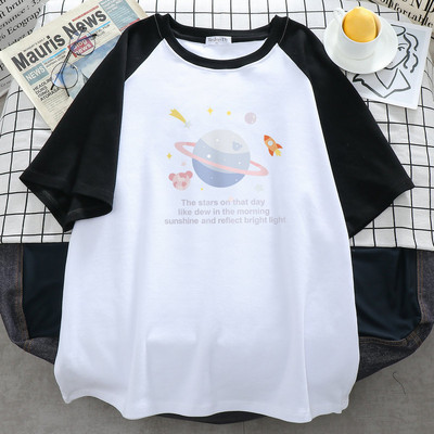 Sieviešu t-krekls ar aplikāciju - špics vai ovāls kakla izgriezums