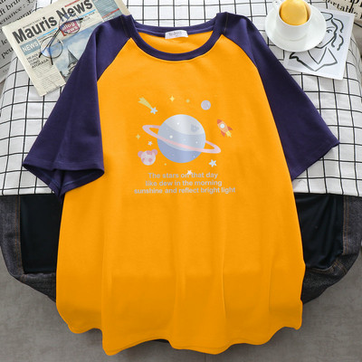 Sieviešu t-krekls ar aplikāciju - špics vai ovāls kakla izgriezums