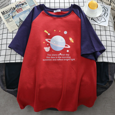 Sieviešu t-krekls ar aplikāciju - špics vai ovāls kakla izgriezums