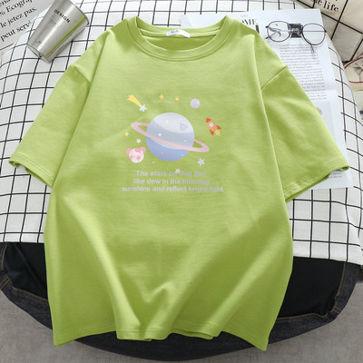 Sieviešu t-krekls ar aplikāciju - špics vai ovāls kakla izgriezums