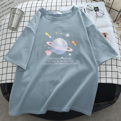 Sieviešu t-krekls ar aplikāciju - špics vai ovāls kakla izgriezums