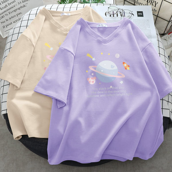 Sieviešu t-krekls ar aplikāciju - špics vai ovāls kakla izgriezums