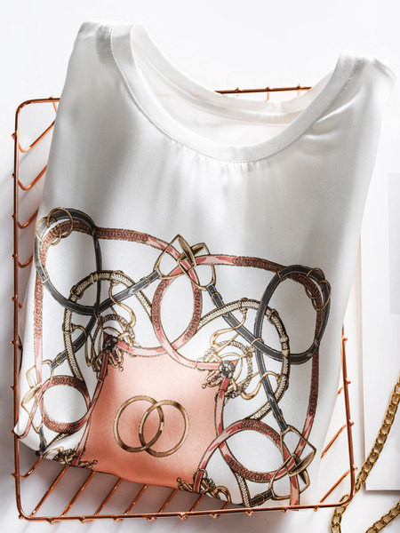 Sieviešu moderns t-krekls ar ziedu rakstu vairākās krāsās