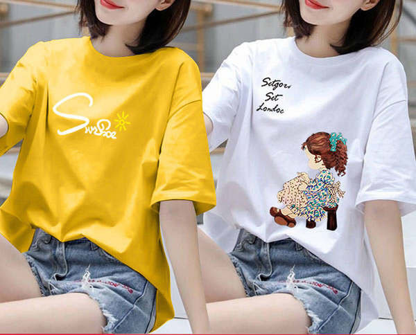 Ženska široka majica s raznim aplikacijama