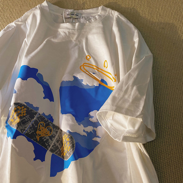 Ljetna majica s aplikacijom u boji - široki model