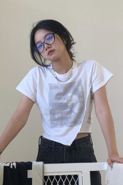 Novi model ženske bluze sa okruglim izrezom i kratkim rukavima