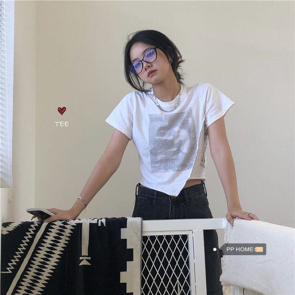 Novi model ženske bluze sa okruglim izrezom i kratkim rukavima