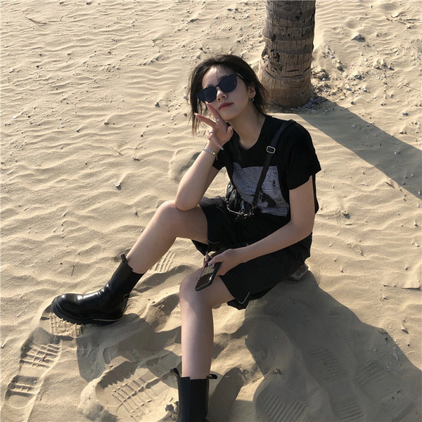 Novi model ženske bluze sa okruglim izrezom i kratkim rukavima