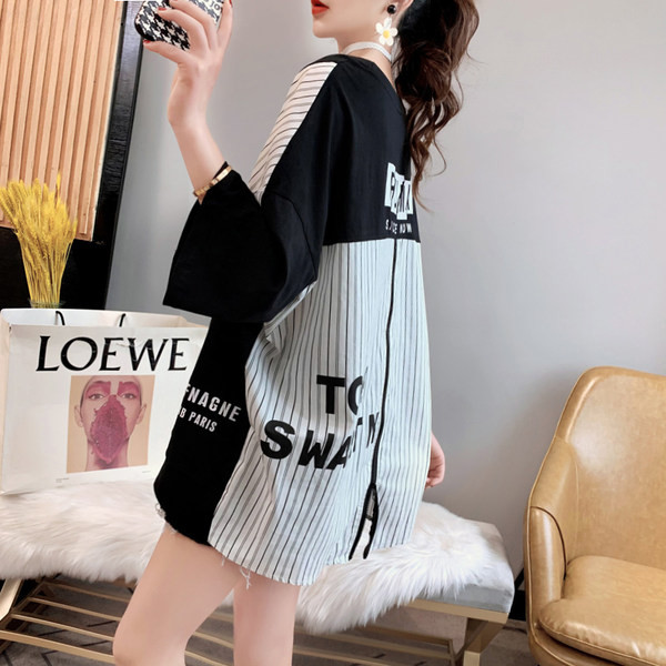 Široki model ženske majice na pruge sa 3/4 rukavima