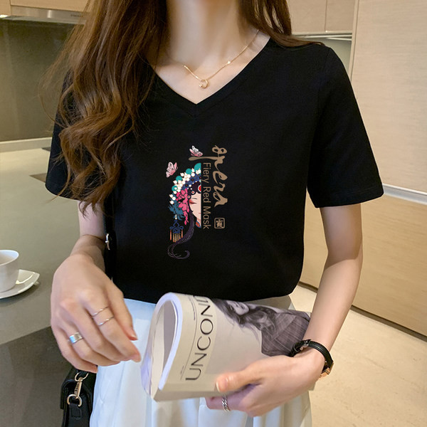 Ljetna majica s aplikacijom i špic izrezom - više boja