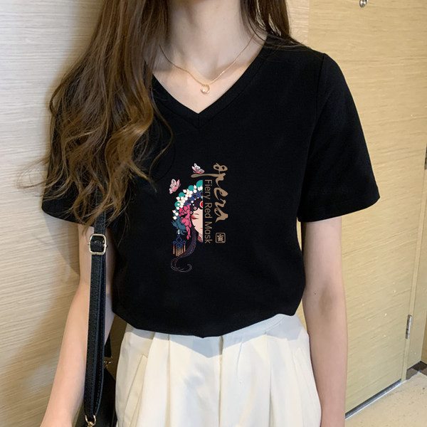 Ljetna majica s aplikacijom i špic izrezom - više boja