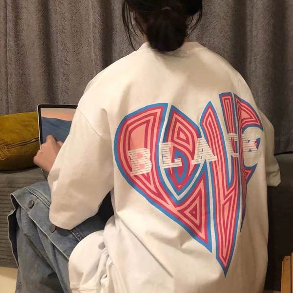 Novi model ženske majice kratkih rukava sa aplikacijom i ovalnim izrezom - dvije boje