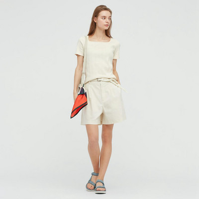 Ženska ležerna majica s kratkim rukavima i četvrtastim izrezom