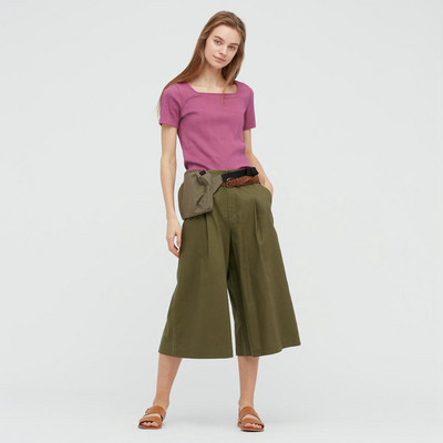 Ženska ležerna majica s kratkim rukavima i četvrtastim izrezom