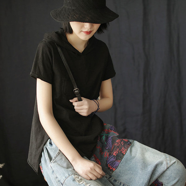 Ležerna ženska majica s kapuljačom i džepom